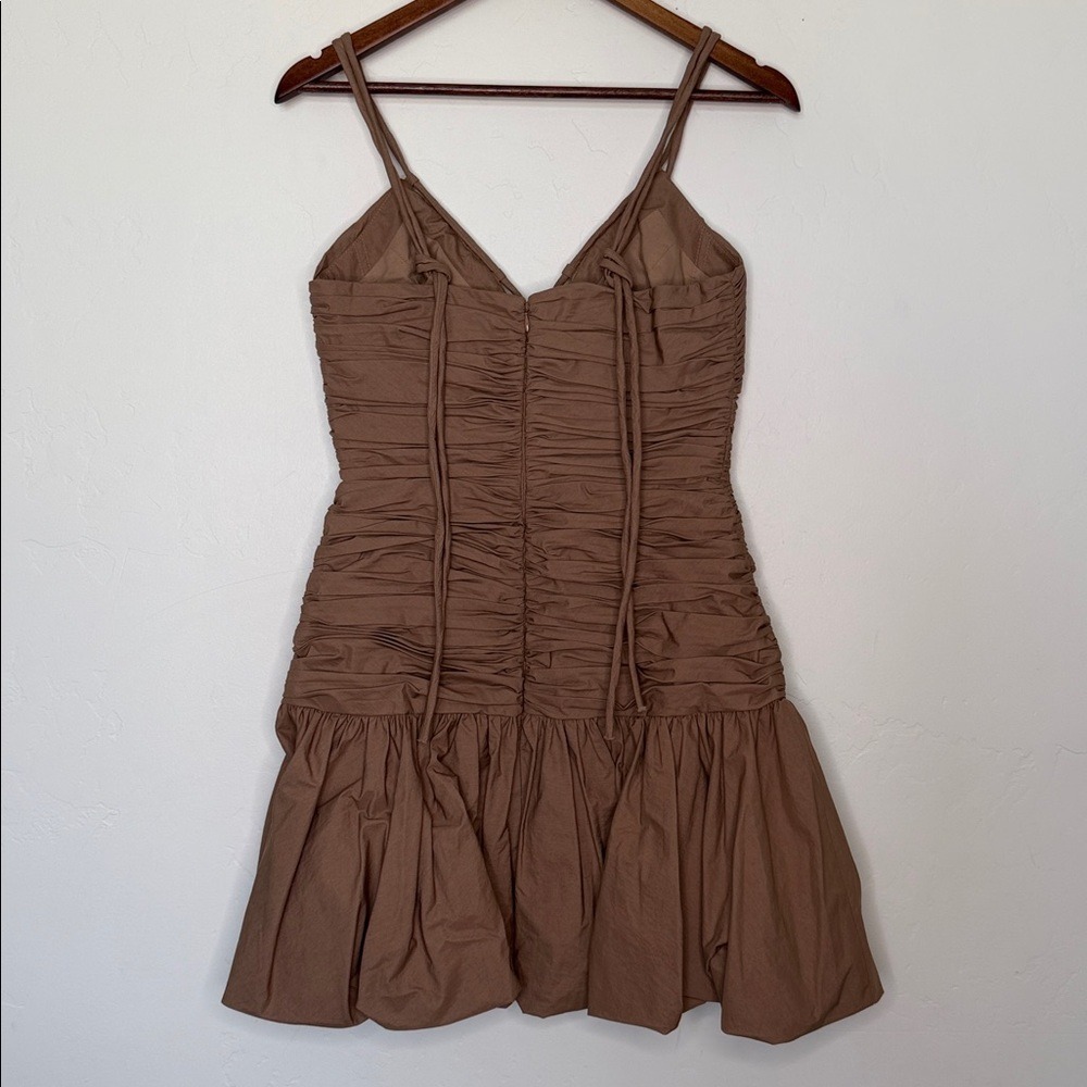 AMUR Annamarie Ruched Bubble Hem Mini Dress Taupe Size 4 NWOT - Picture 3 of 4